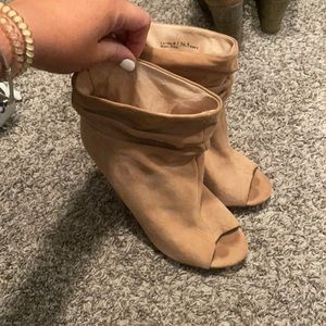 Chinese laundry lightly worn 6 booties